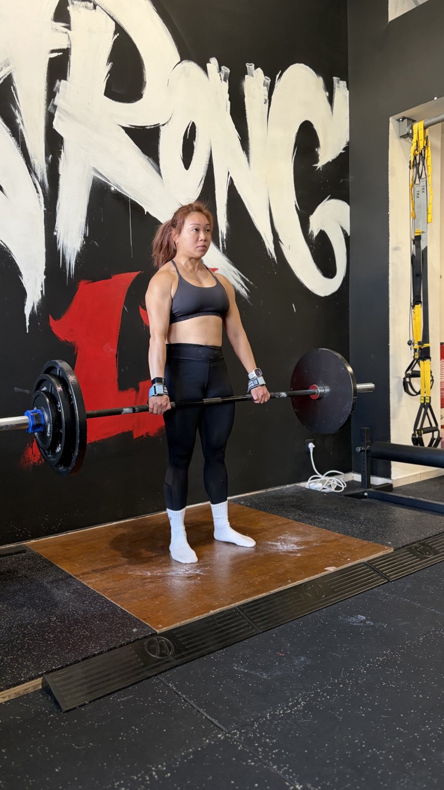 Strong Eleven deadlift